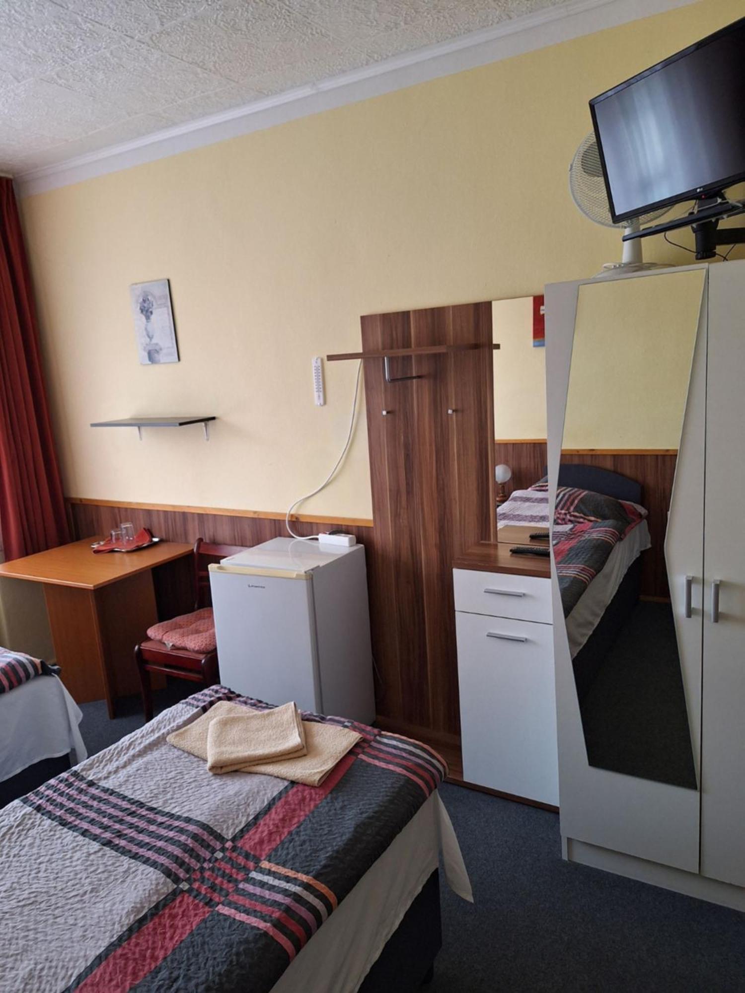 Grill Terasz Étterem és Szálláshely Mezőkövesd Exterior foto